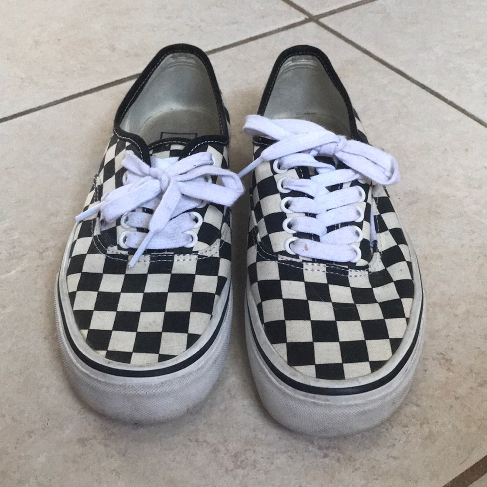 Size 8 women’s checkerd classic vans
